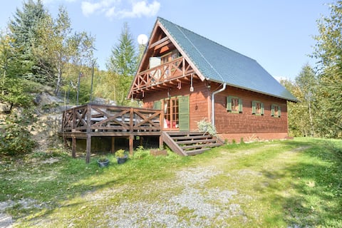 Chalet Przesieka-Chata on the hill