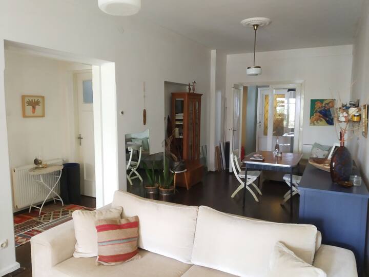Intimate Flat, Beautiful Vegetation, 10 Min.centre - Adalar