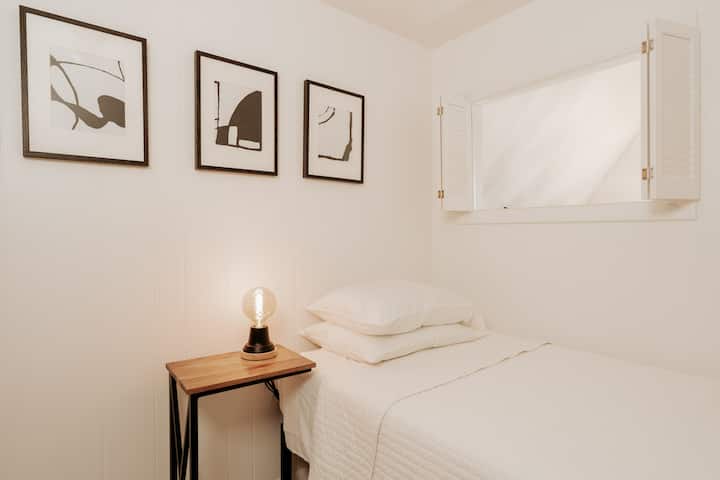 Private Twin Bedroom on Loft