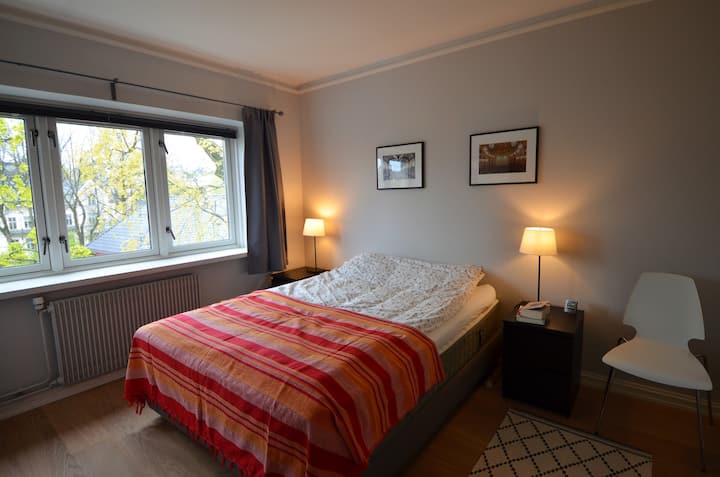 Dormitorio principal de 12 m²