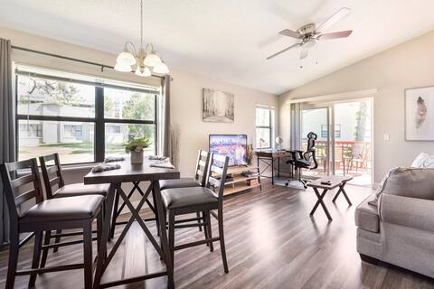 Clean Home! Guest Fave UCF/Theme Parks/Travel Work