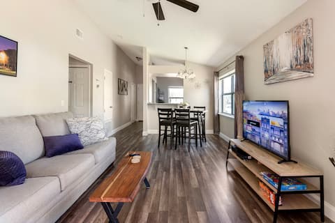 Clean Home! Guest Fav UCF/Theme Parks/Beach, Work