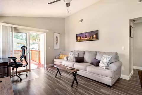 Clean Home! Guest Fav UCF/Theme Parks/Beach, Work