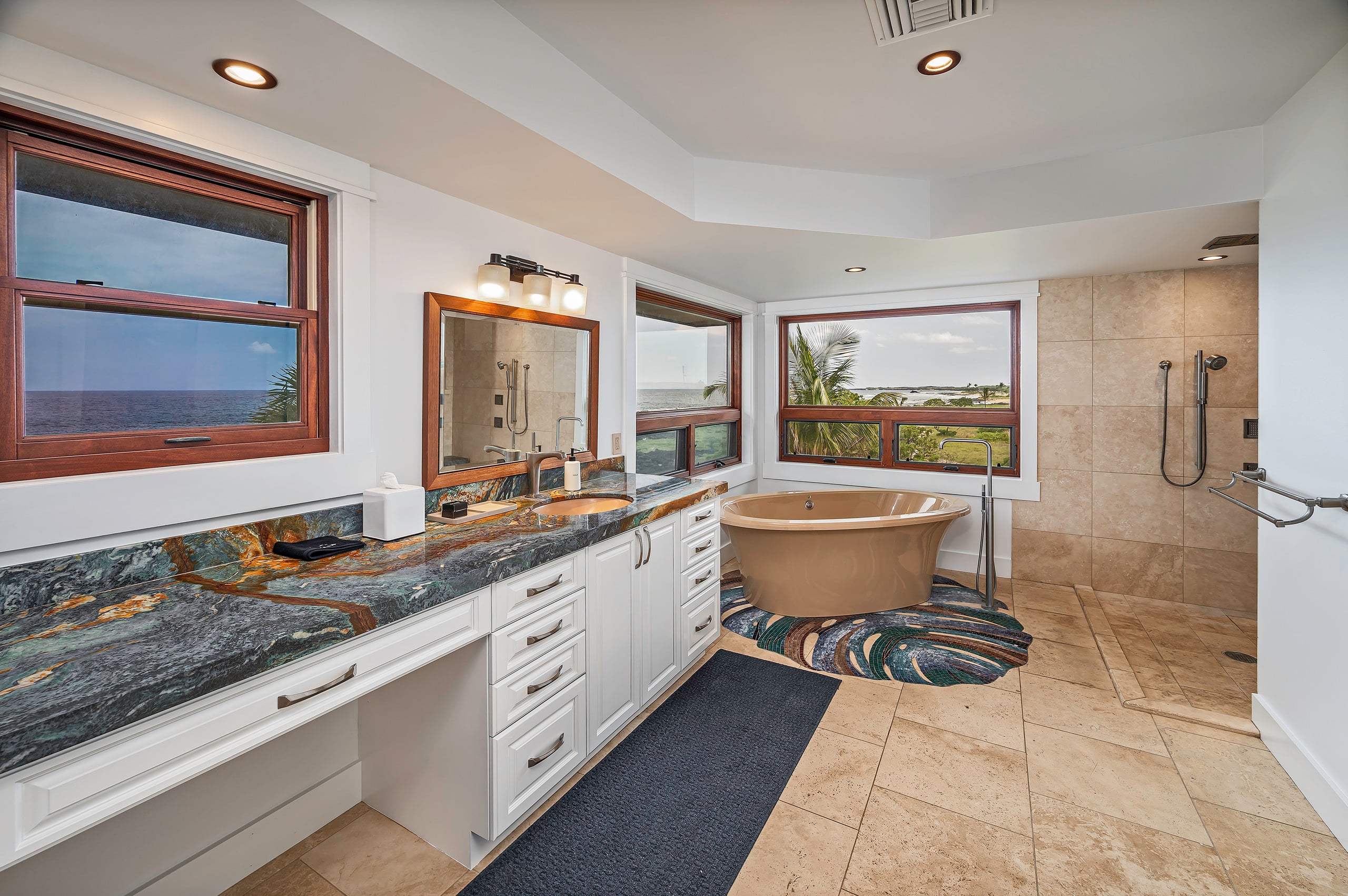 Home in Kailua-Kona · ★5.0 · 5 bedrooms · 5 beds · 7 baths - Image 16