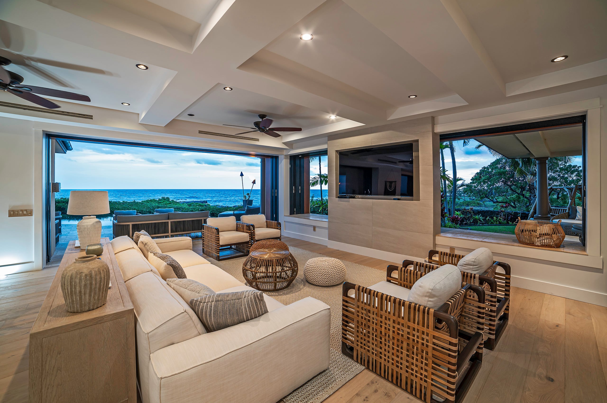 Home in Kailua-Kona · ★5.0 · 5 bedrooms · 5 beds · 7 baths - Image 4