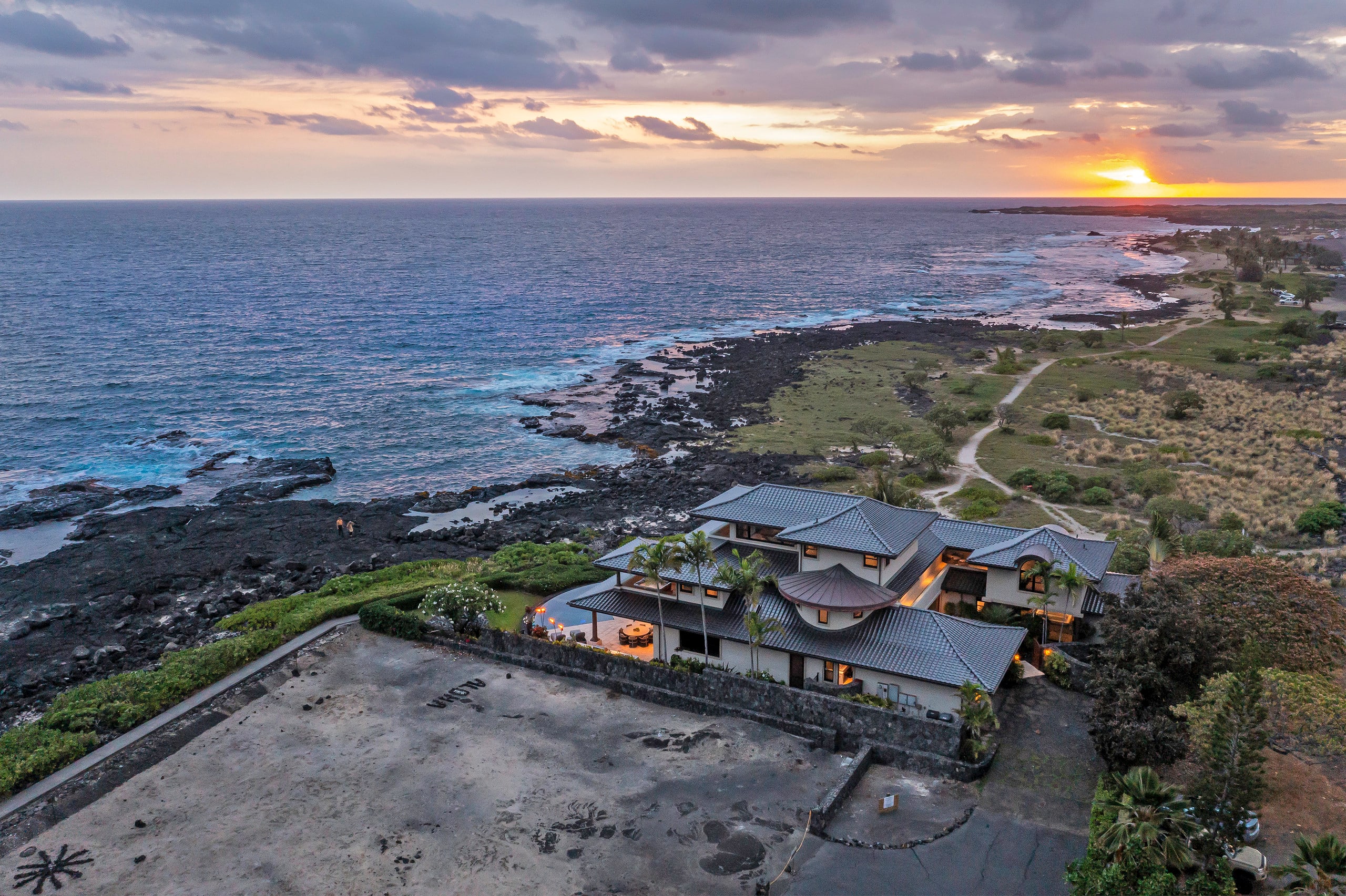 Home in Kailua-Kona · ★5.0 · 5 bedrooms · 5 beds · 7 baths - Image 45