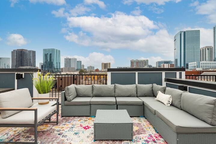 The Cardigan – Swiftie Townhome with HOT TUB! gallery image 5