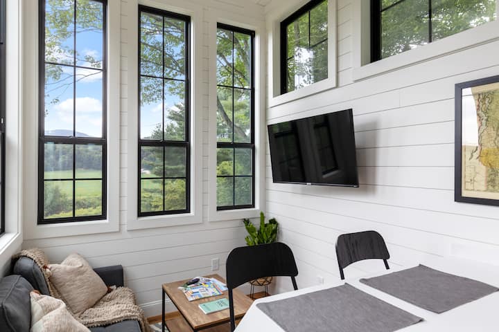 Haven Tiny House By Stowe | Hot Tub, Sauna & Views - Vermont