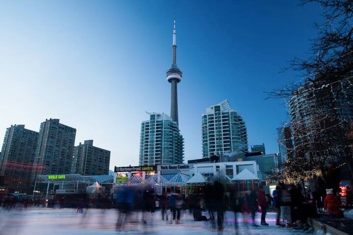 Stunning lake view/Prime Location/2 bedroom/2 bath gallery image 2