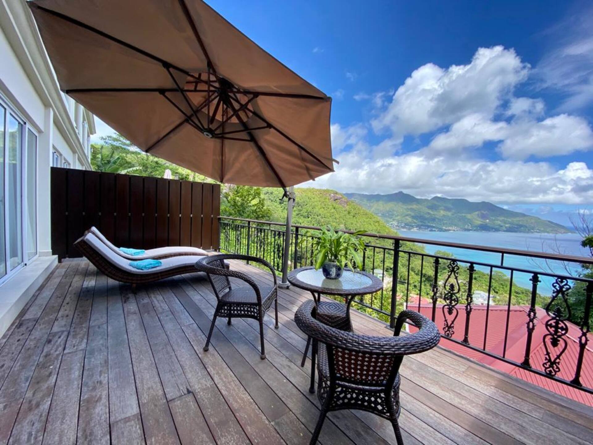 Beautiful Sea View Fully Equipped Apartment