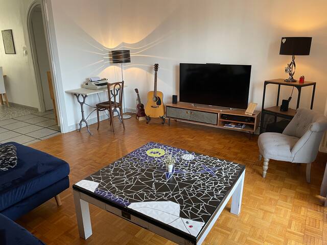 Lyon Croix-Rousse: bel appartement familial. gallery image 3