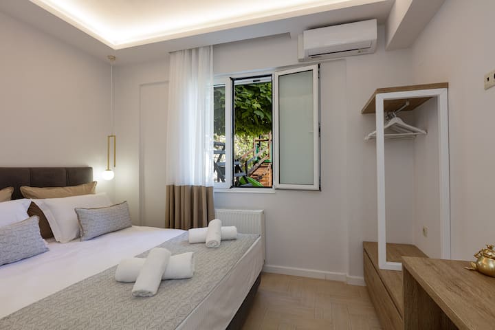 Стимулирачки дизајн на спалната соба. 