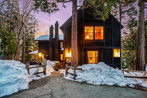Secluded Chalet - Hot Tub, Firepits, Decks & Grill