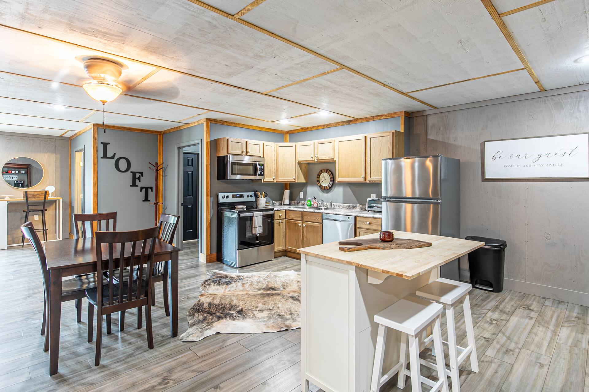 Brand New Studio/ Loft 2 miles to Current River! — zdjęcie 5