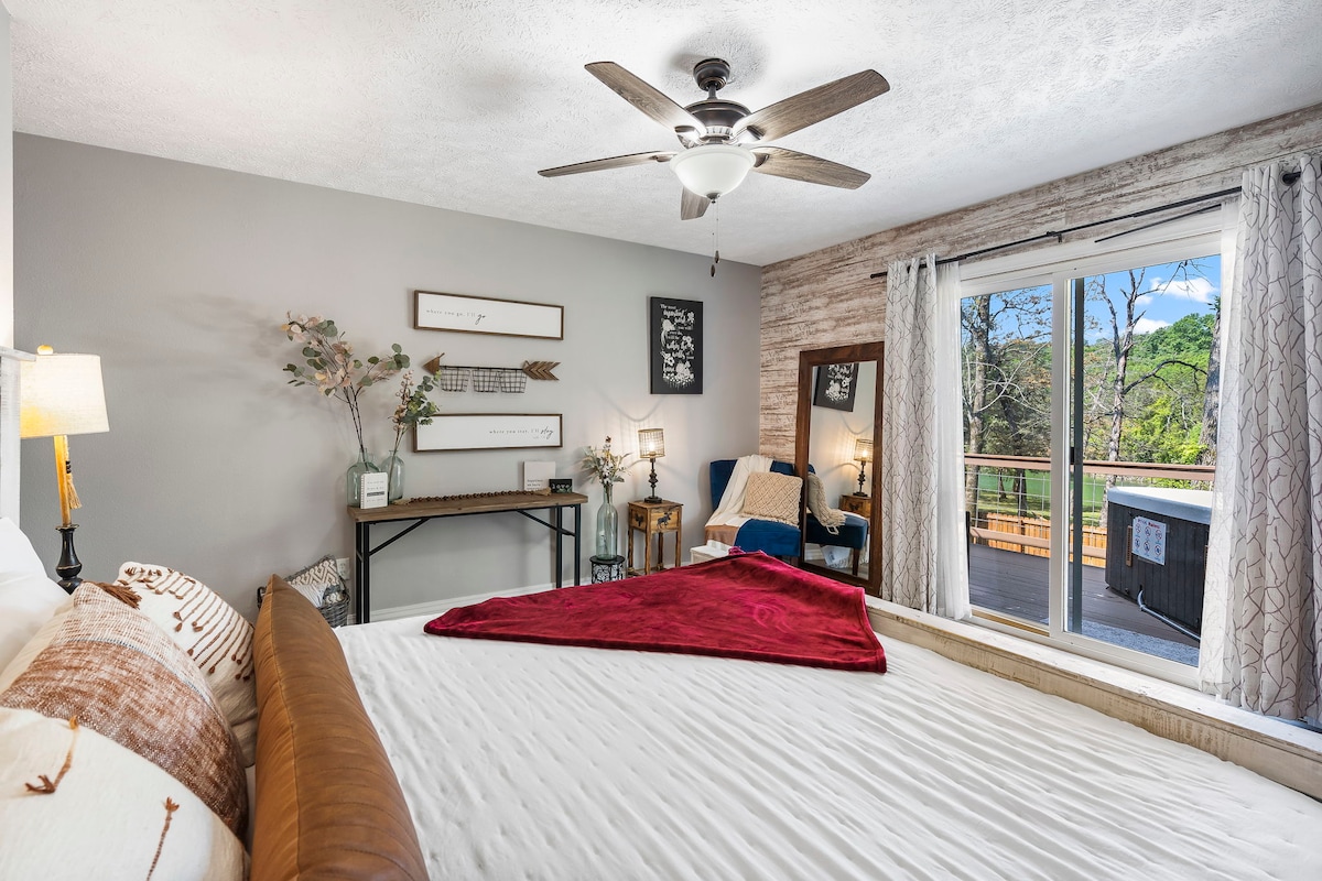 Lakefront Escape in Reeds Spring — property photo 8