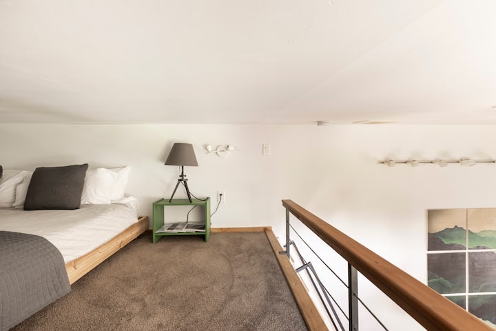 Loft w/ King Bed