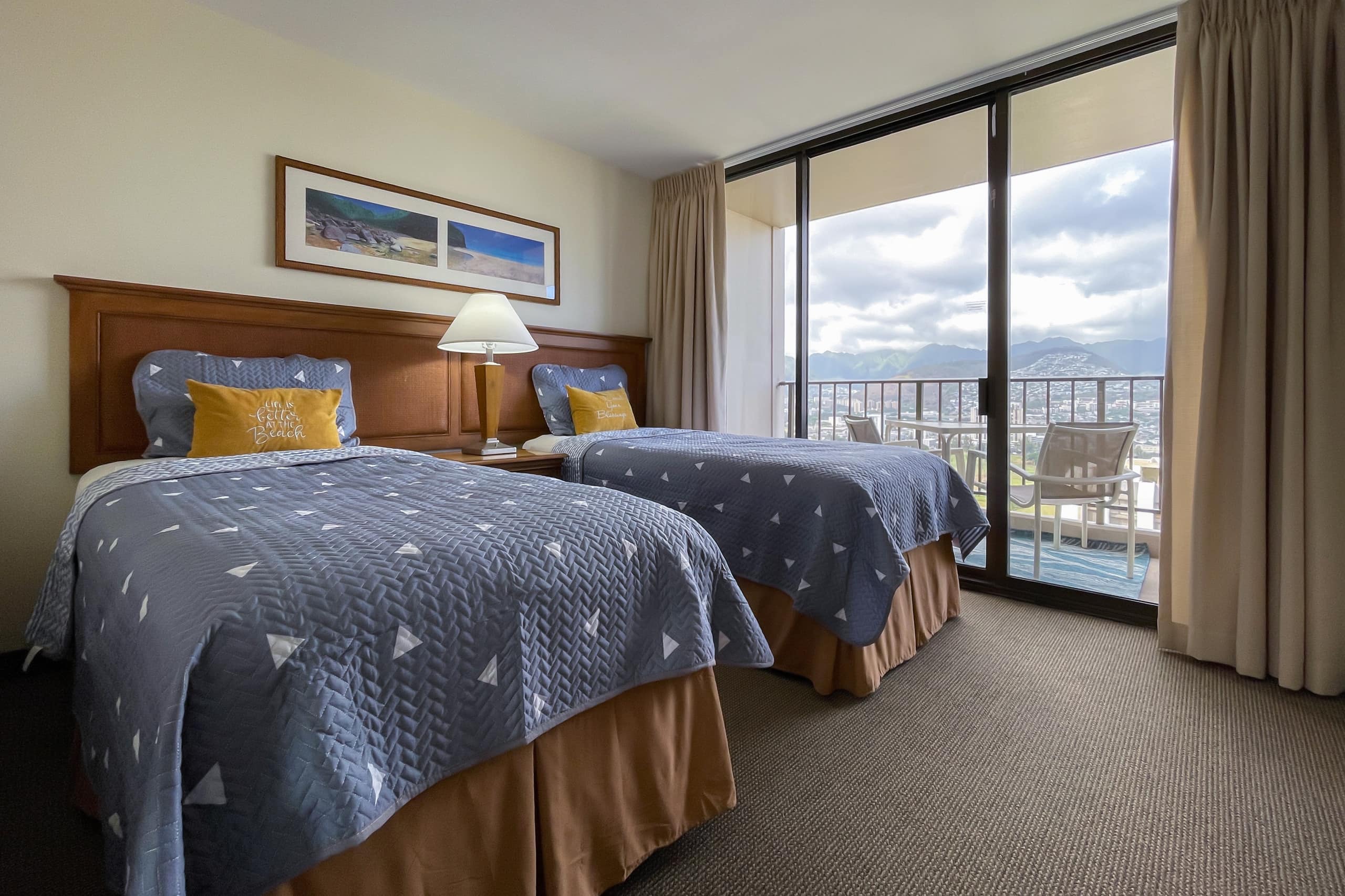 Condo in Honolulu · ★4.92 · 1 bedroom · 3 beds · 1 private bath - Image 18