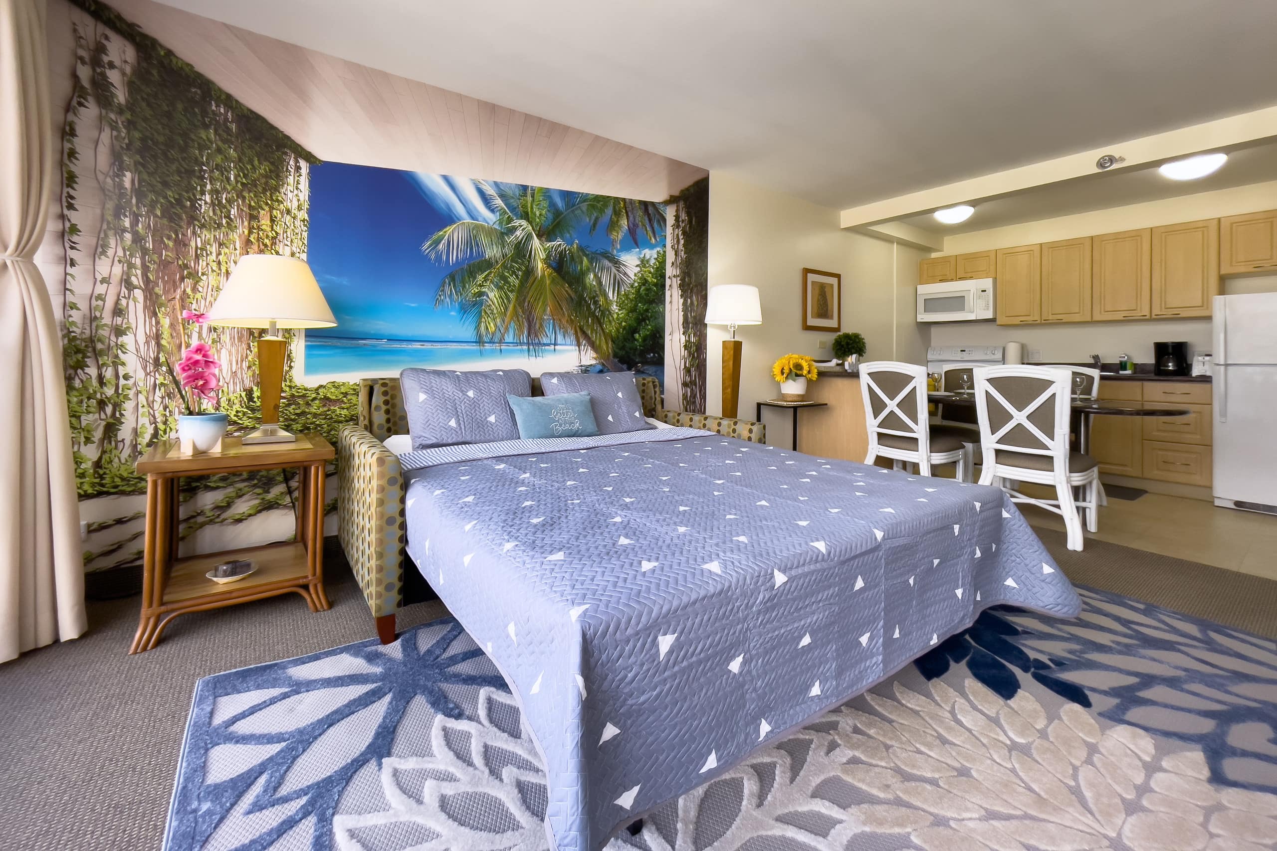 Condo in Honolulu · ★4.92 · 1 bedroom · 3 beds · 1 private bath - Image 5