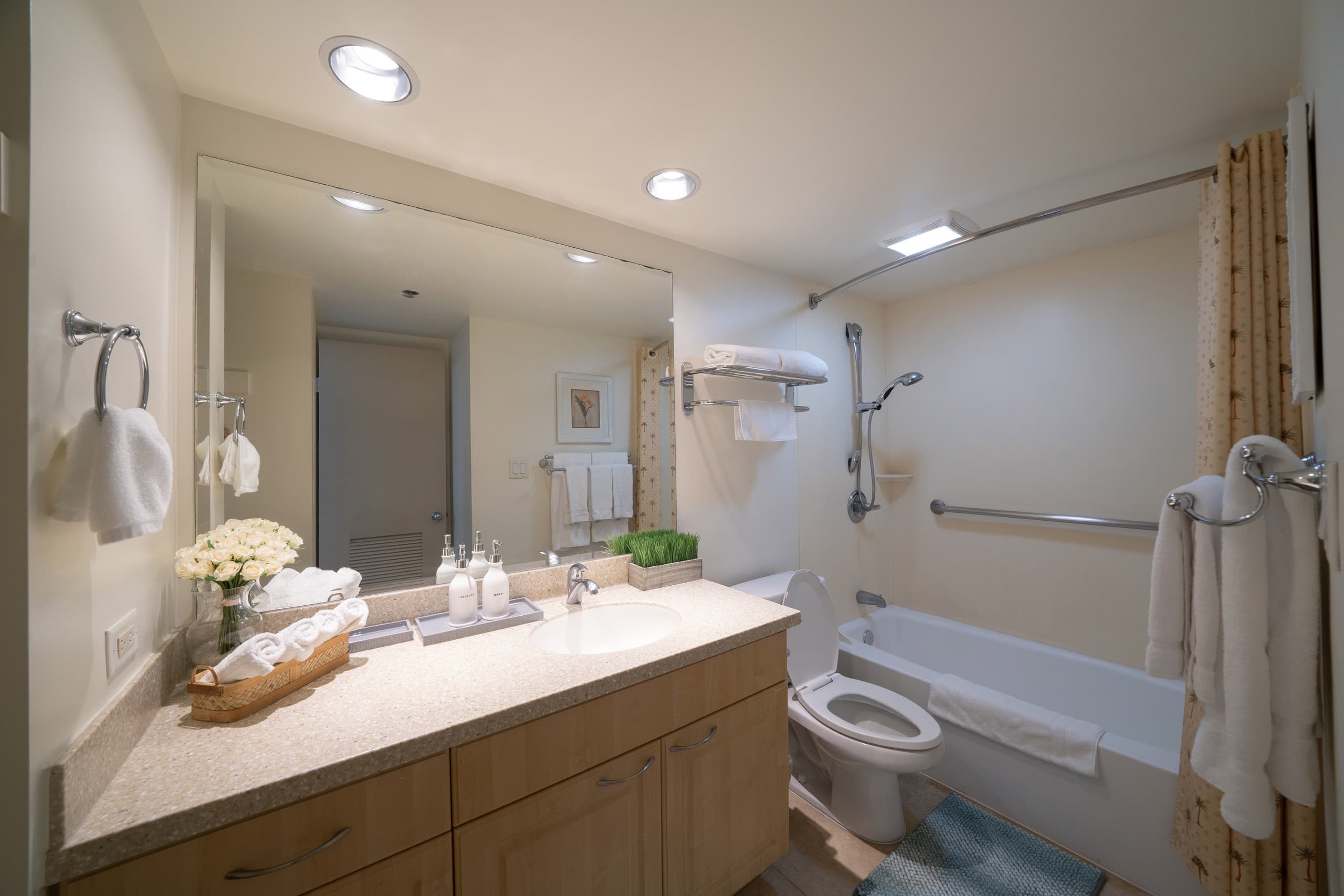 Condo in Honolulu · ★4.92 · 1 bedroom · 3 beds · 1 private bath - Image 20