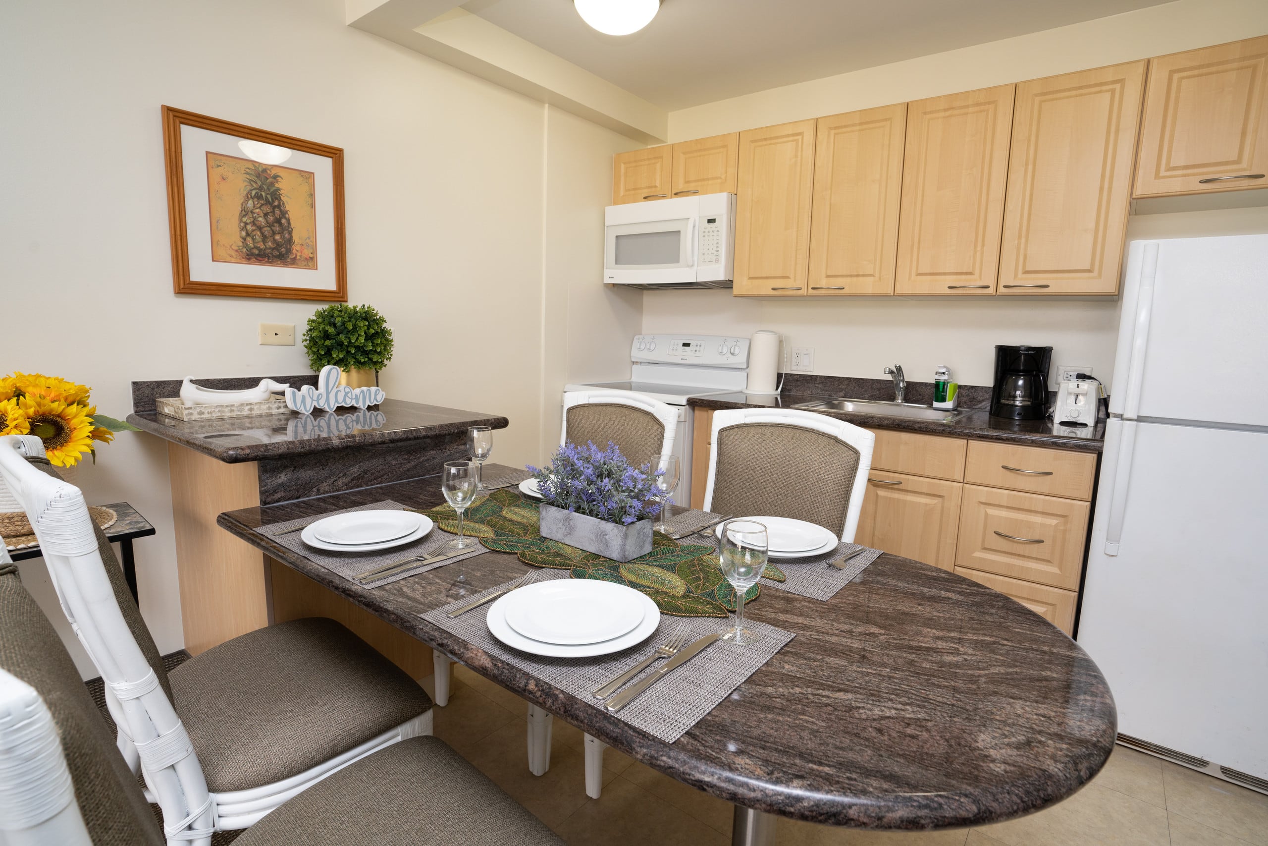 Condo in Honolulu · ★4.92 · 1 bedroom · 3 beds · 1 private bath - Image 6