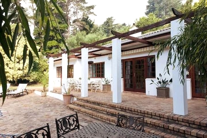 Spacious Home – Mountain Views,Pool,Firepit & BBQ gallery image 5