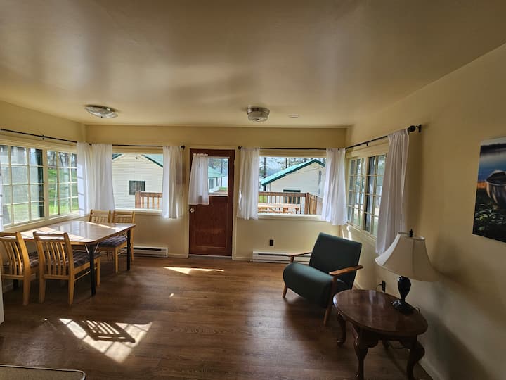 Granite Point Resort - Cottage #8 - Loon Lake, WA