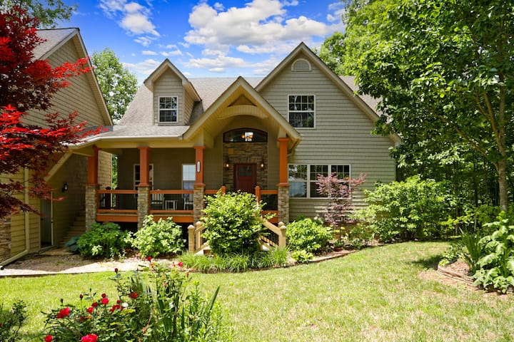 Respite Ridge Game RoomFireplaceStunning View Houses for Rent in