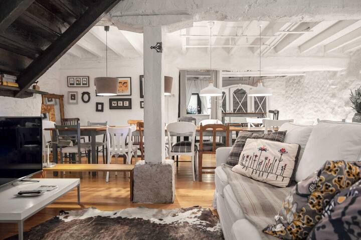 Amaloka Holiday Home, casa completa para 17. gallery image 4