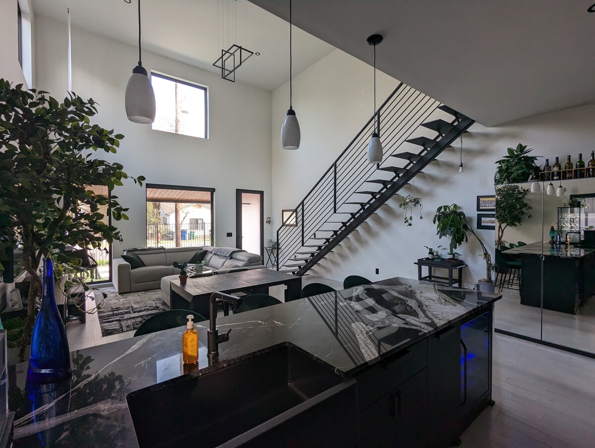 Modern Home near Downtown, Sxsw, Acl, & Cota F1