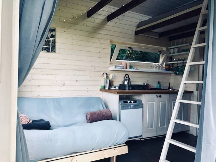 Tiny House Uprostřed Louky V ČEském Ráji - Czech Republic