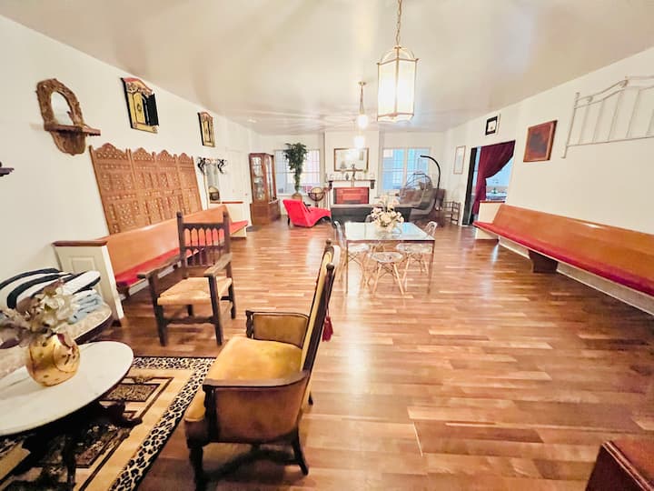 2000 Sq Ft  With Pool On 50 Acres, Near Airport - Springfield, TN