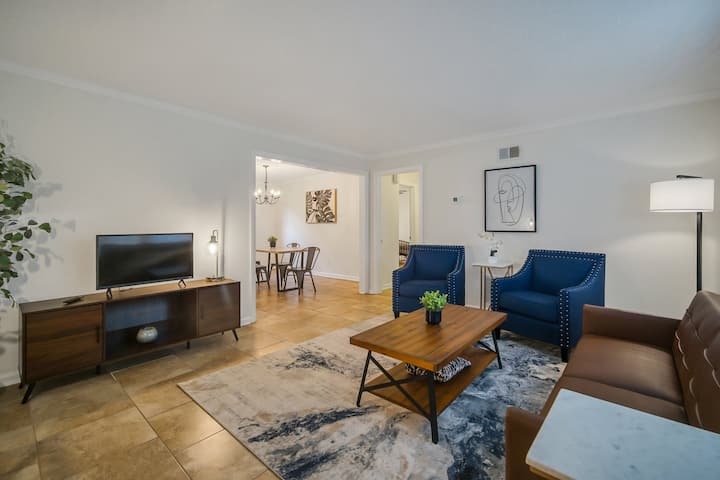 Midtown Comfort |2br | Pets Ok - Savannah, GA