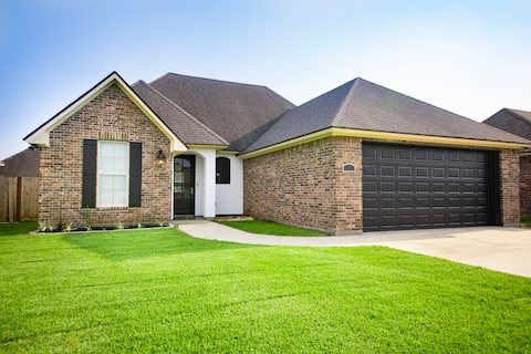 Kid Friendly Home Close to Everything!