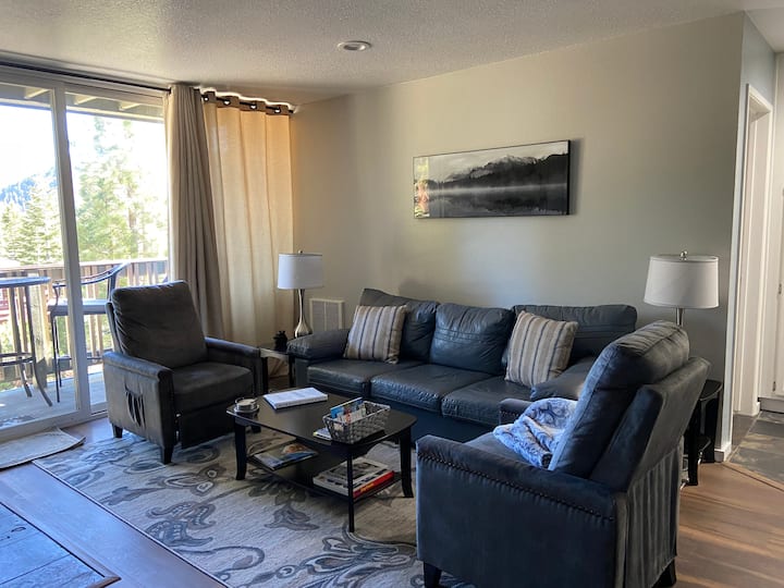 2 Bedroom Condo Near The Village