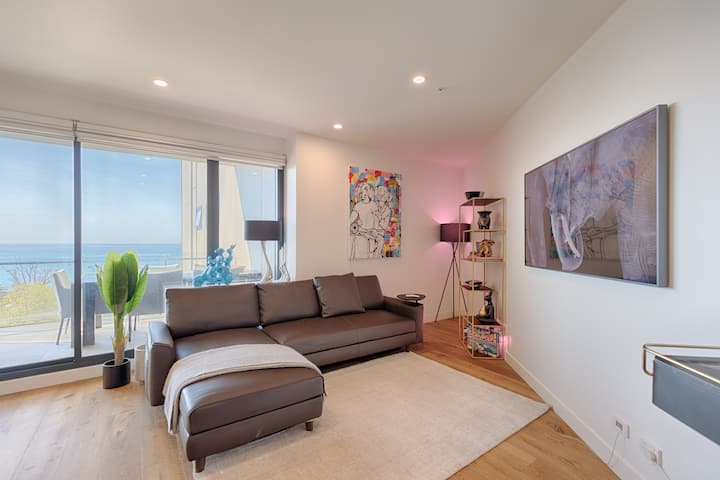 Modern 2brm Waterfront Apartment - Geelong