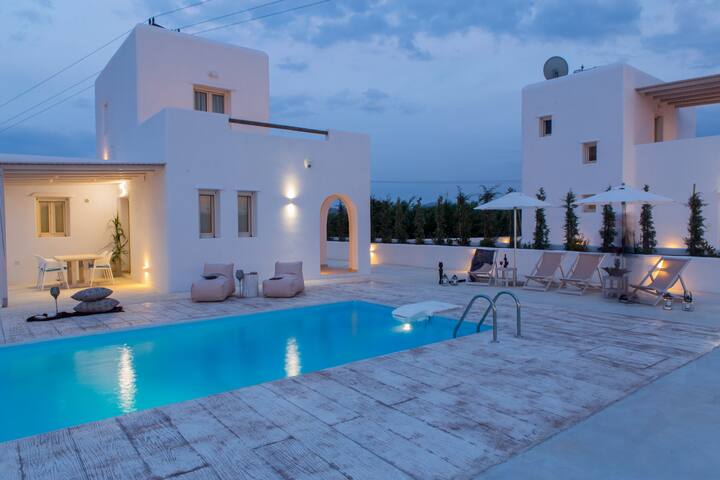 2 Villas Complex | 2 Private Pools | Naxian Lounge gallery image 4