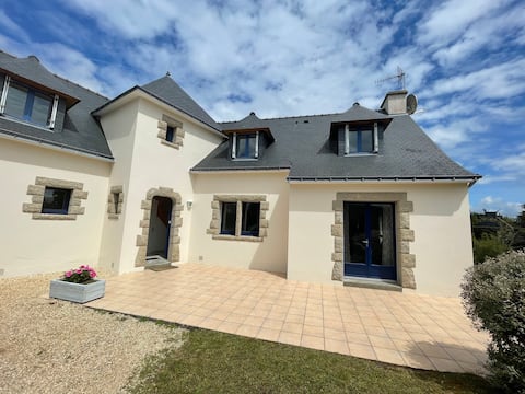 Lovely Villa with Pool in Arzon