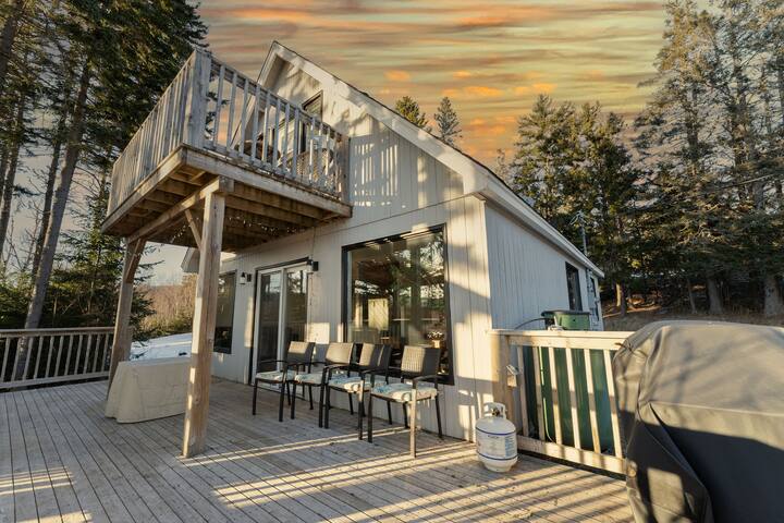 OwlsHead Cottage Alma ~W/Hot Tub Treehouse! ~