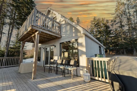 OwlsHead Cottage Alma ~W/Hot Tub Treehouse! ~