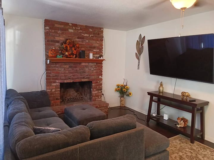 8 Beds/2full-bath Entire Guesthome For 13 Guest - Lancaster, CA
