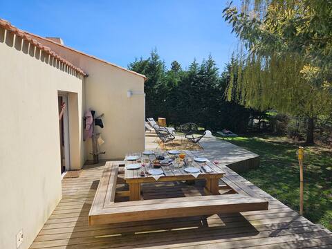 160 m2 house not overlooked by the sea