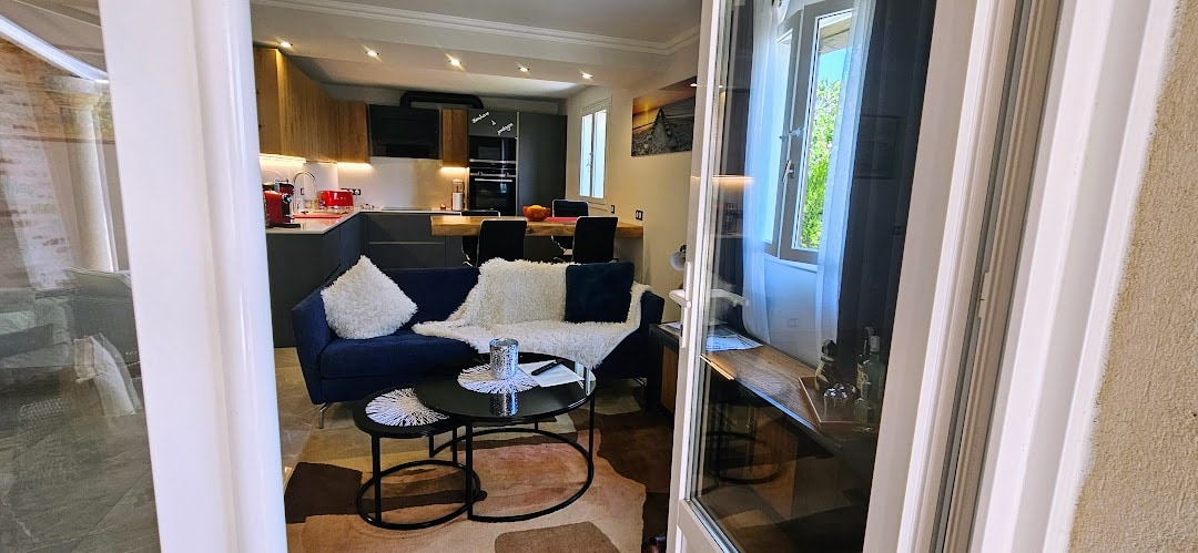Beliebte Airbnb-Anzeige: Elegant and Cozy - 2P on the ground floor of a Provencal villa! in Villeneuve Loubet