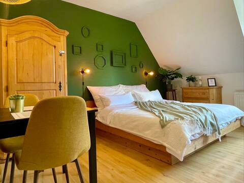Cozy Central Square Apartment, Free Parking & WiFi