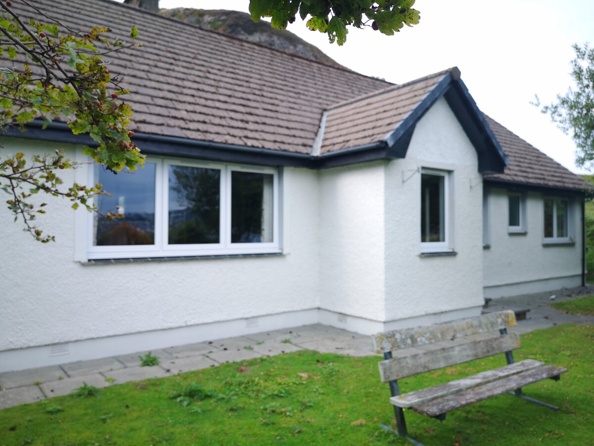 The Boat house, a comfortable island retreat Houses for Rent in Oban, Scotland, United Kingdom