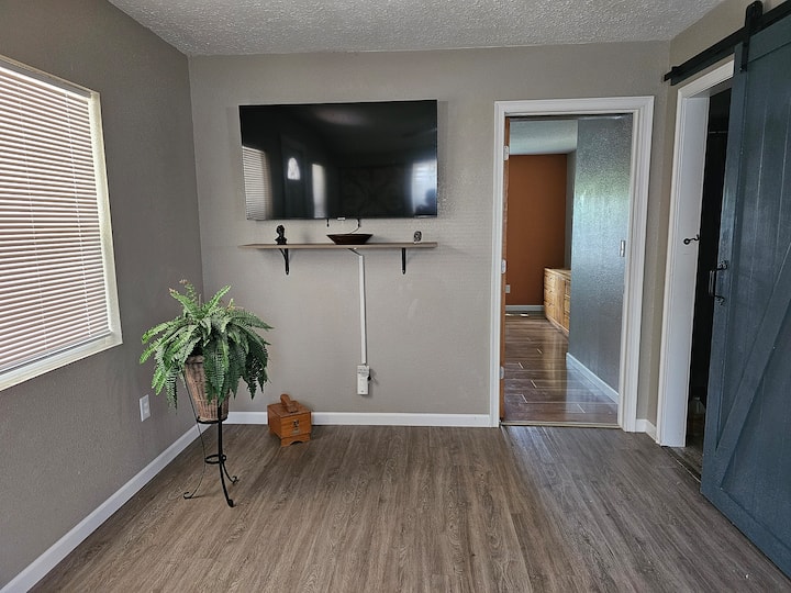 Newly Remodeled Home - Time, IL