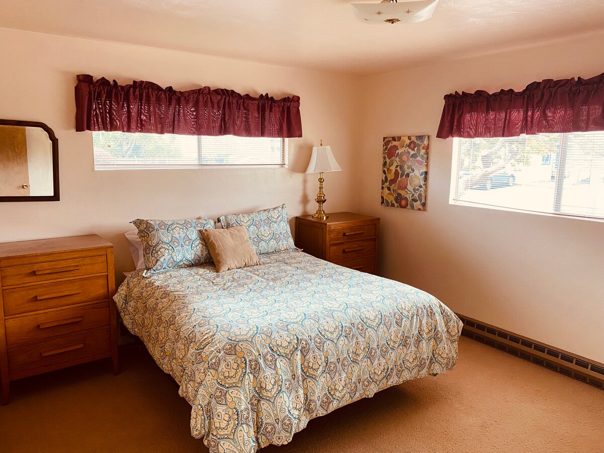 Druhá spálňa s manželskou posteľou Queen