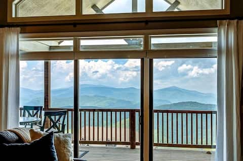 Updated condo at 5100' with breathtaking views!