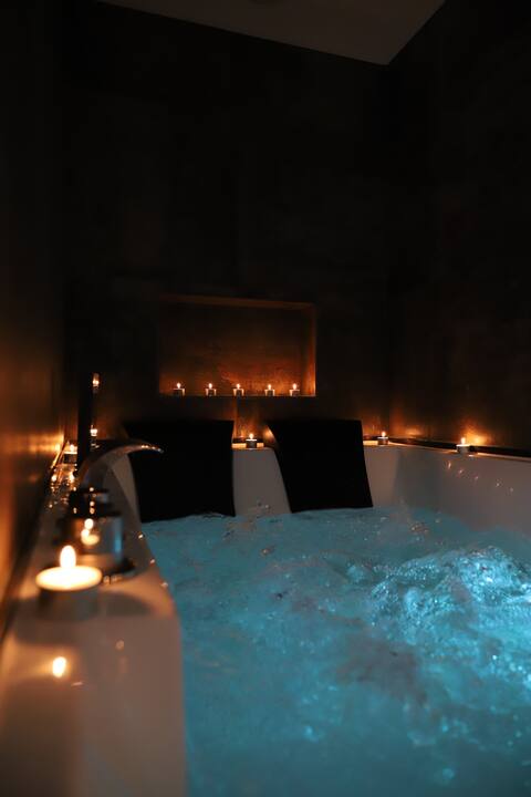 Spa & Love - Balnéo - Clim - King size - Netflix