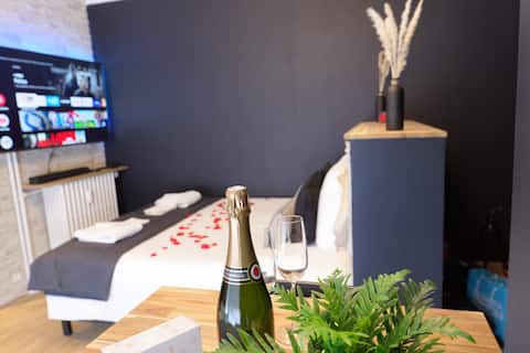 Spa & Love - Champagne - Balnéo - Clim - King Size