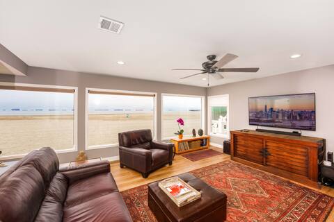 Classic beachfront home in Seal Beach, CA